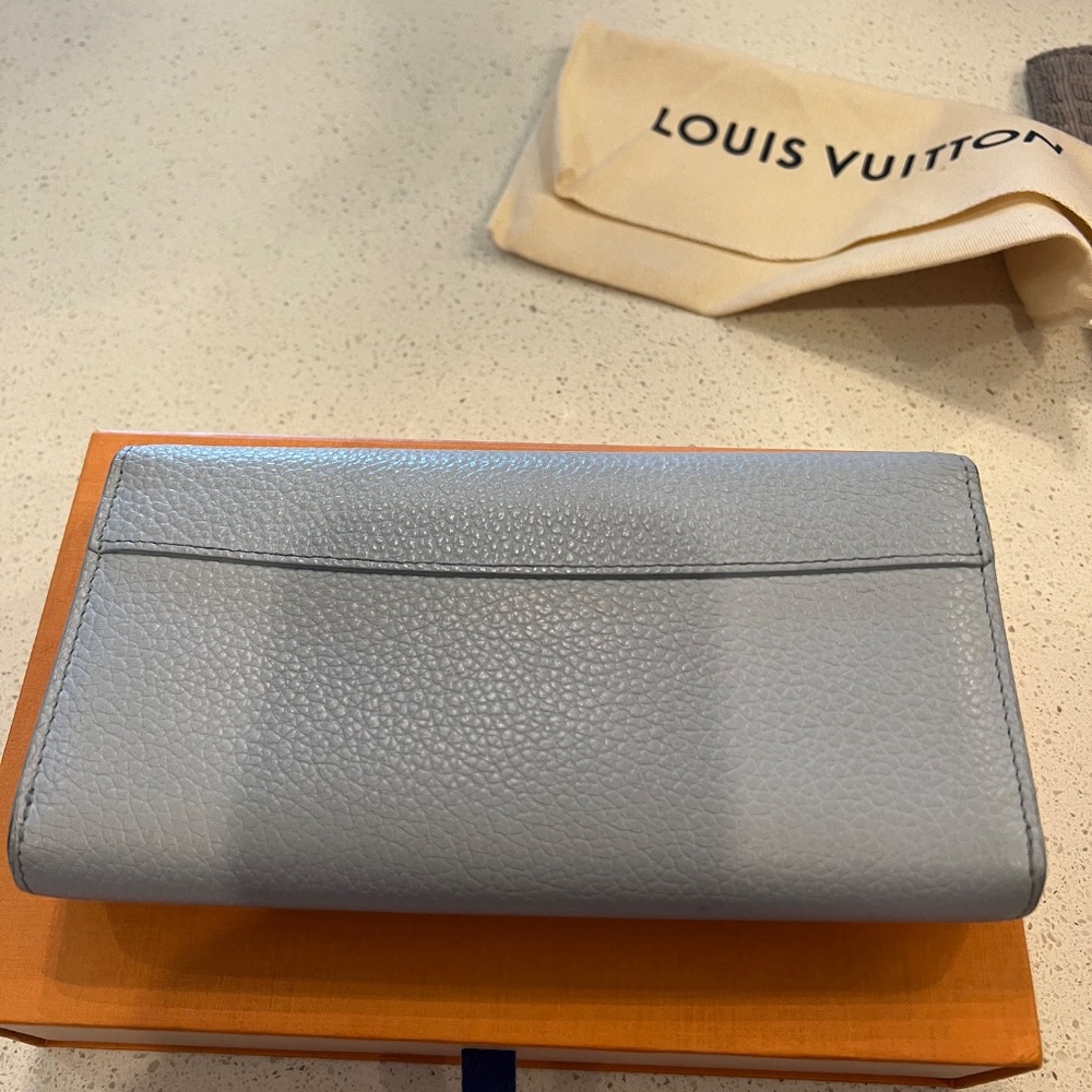 Louis Vuitton Blue Wallet with Iconic LV Logo - Picture 9 of 16